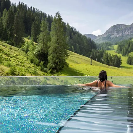 Alpenhof Superior Hotell Zauchensee