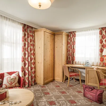 Hotell Alpenhof Superior 4*